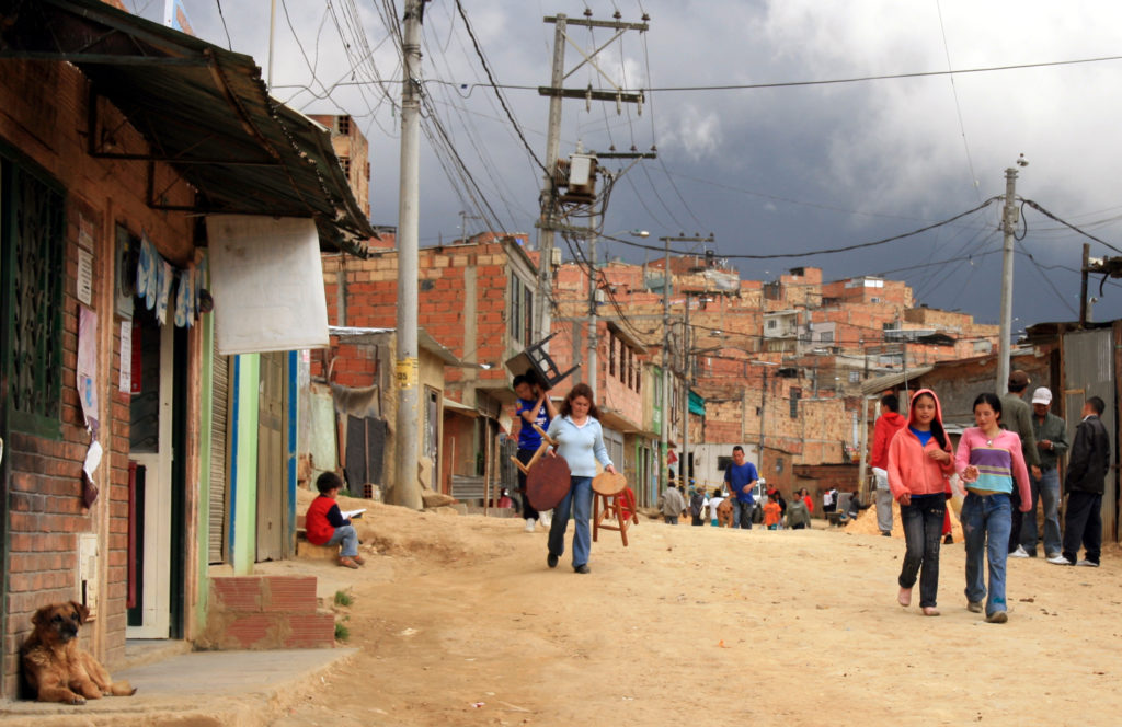 Bild på bostadsområdet Ciudad de Bolivarin barrio i södra Bogota.