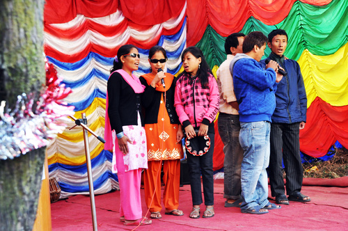 Sällskapet stöder arbetet för funktionshindrade med över en mijon euro nästa år Sällskapet stöder 450 funktionshindrade fadderbarns skolgång i Nepal. Synskadade barn och ungdomar ges möjligheten att skaffa sig ett yrke tack vare Forward Lookings verksamhet i Katmandu. Foto: Joanna Lindén