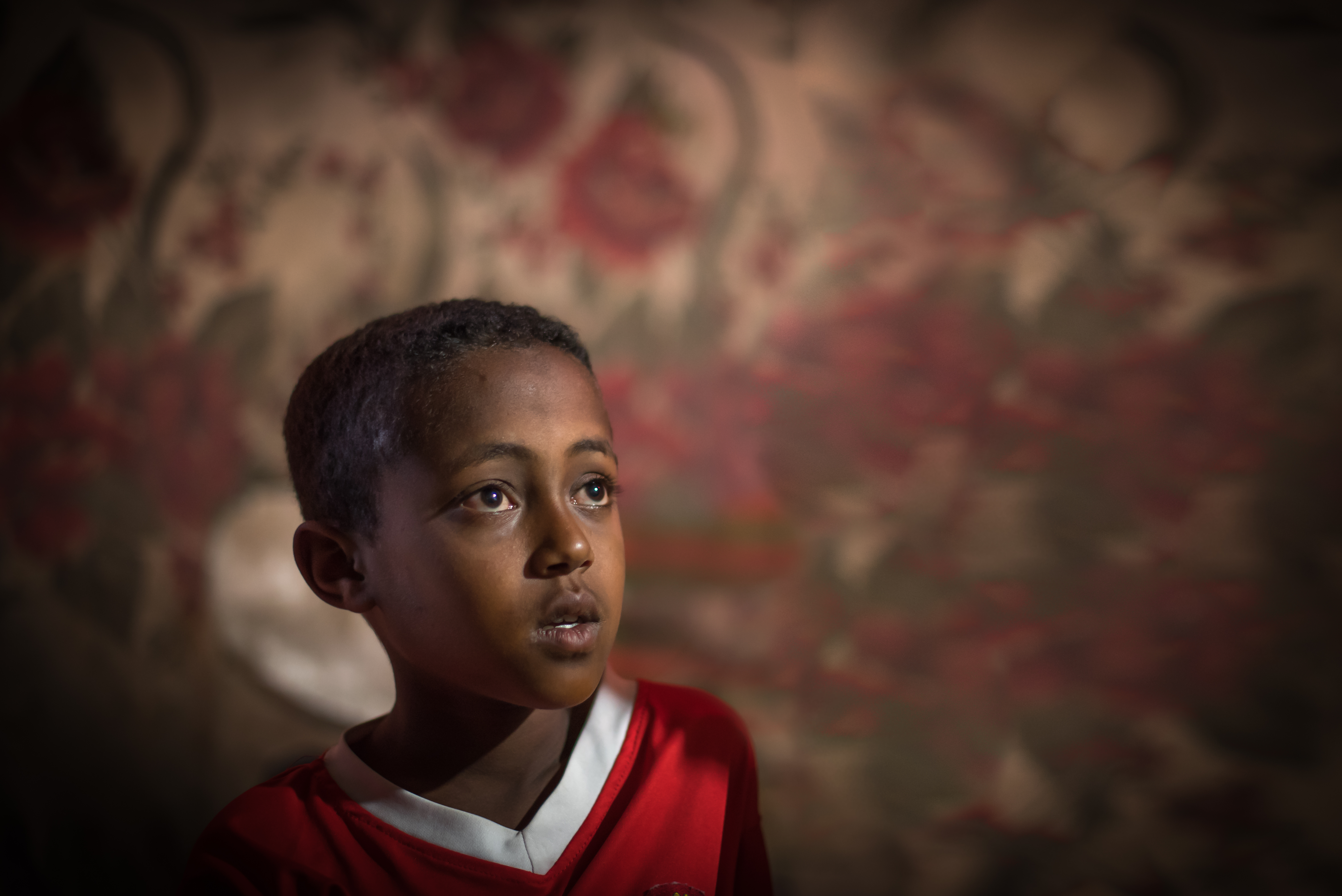Abdulaziz Ahmed Mehamed i Etiopien blev föräldralös på grund av aids. Han bor tillsammans med sin mormor. Han går i skola tack vare Finska Missionssällskapet. "Mitt favoritämne är samhällskunskap"