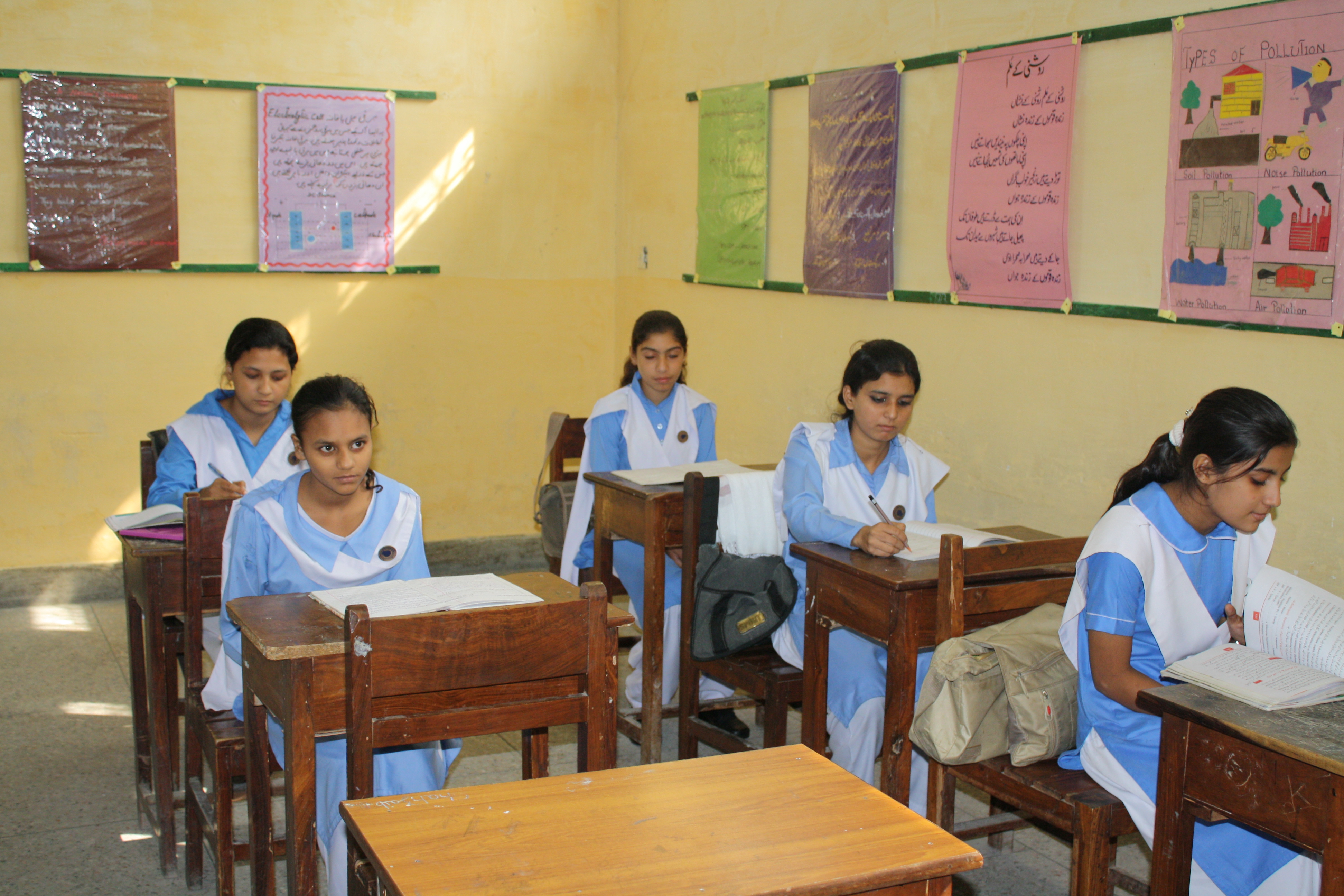 Finska Misssionssällskapet har byggt flera skolor i Pakistan. Barn från olika minoriteter